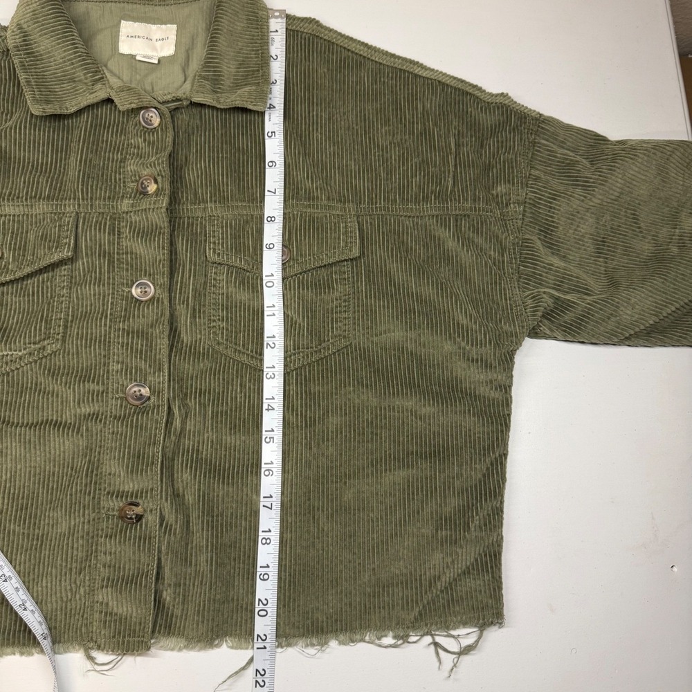 American Eagle Corduroy Cropped Shacket Olive Green Womens Medium Frayed Hem - Picture 9 of 10